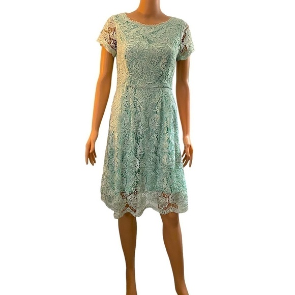 Lucy Paris dress lace with lining light green shiny material elegant dress small - Picture 1 of 9